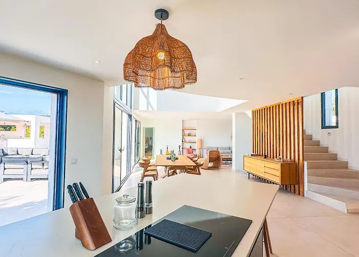 Vila Alimea San Ciprianu Cirendinu